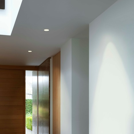 Trimless 230v 5624